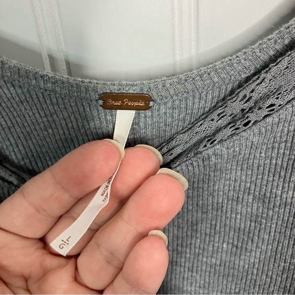 Free People Top Large Gray Lace Short Sleeve Ribbed Margaux Sweetheart Tee - Picture 4 of 8